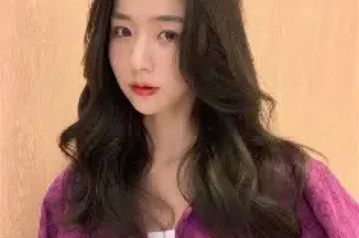 她是B站里的央视女神“黑料”被全网曝光后粉丝却更爱她了？